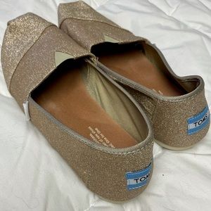 TOMS Rose Gold Shimmer Alpargatas